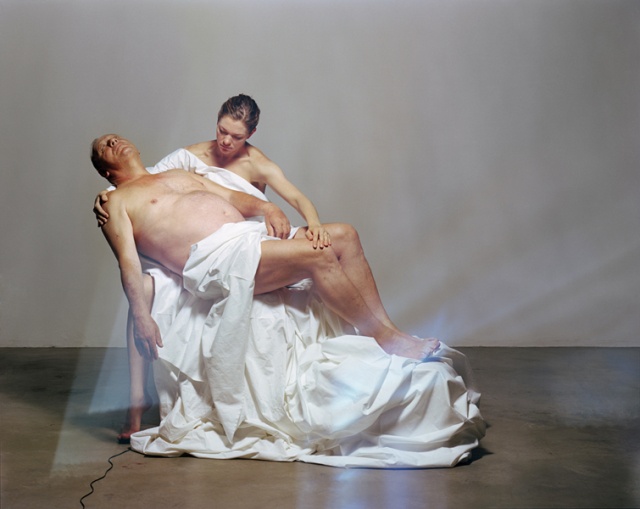 Julia Krahn, Vater und Tochter, 2011, Analoge Fotografie, Druck auf Aluminium